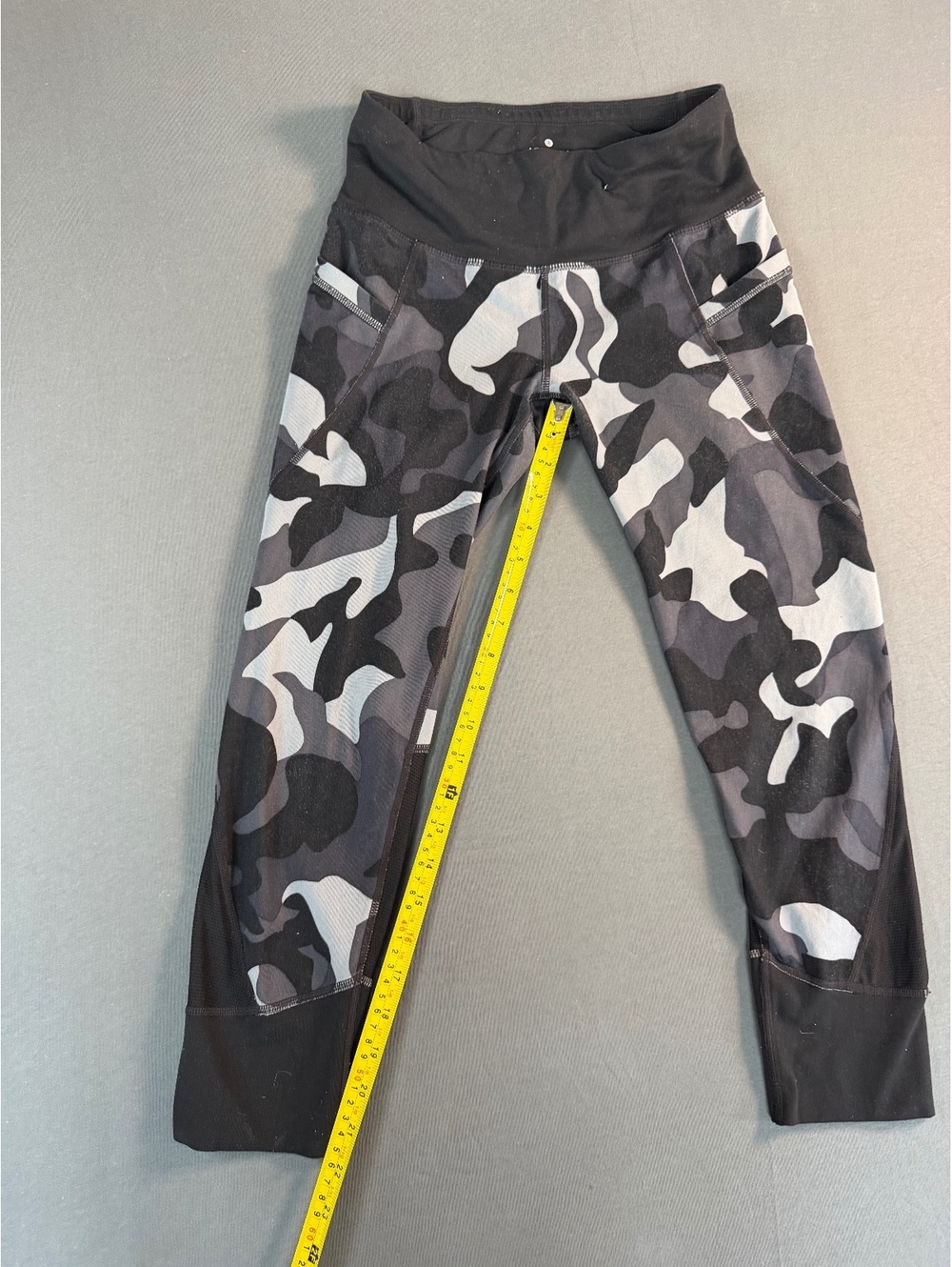 Athleta Women's XS Black and Gray Camo Patterned Leggings with High Waist - Picture 3 of 5